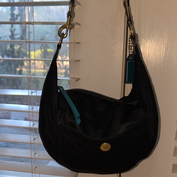 Coach Handbags - Vintage Coach Hampton Hobo Bag NA06Q-117